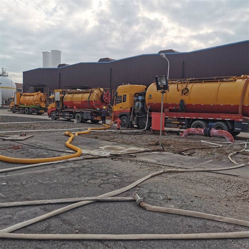 错那污水池清理